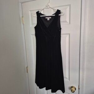 Black Sleeveless Knee Length Dress